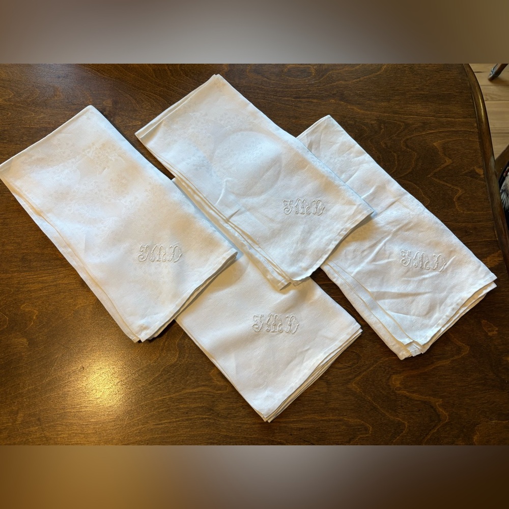 4 Large Vintage Dinner Napkins 26x26